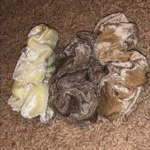 Neutral colored pack of scrunchies